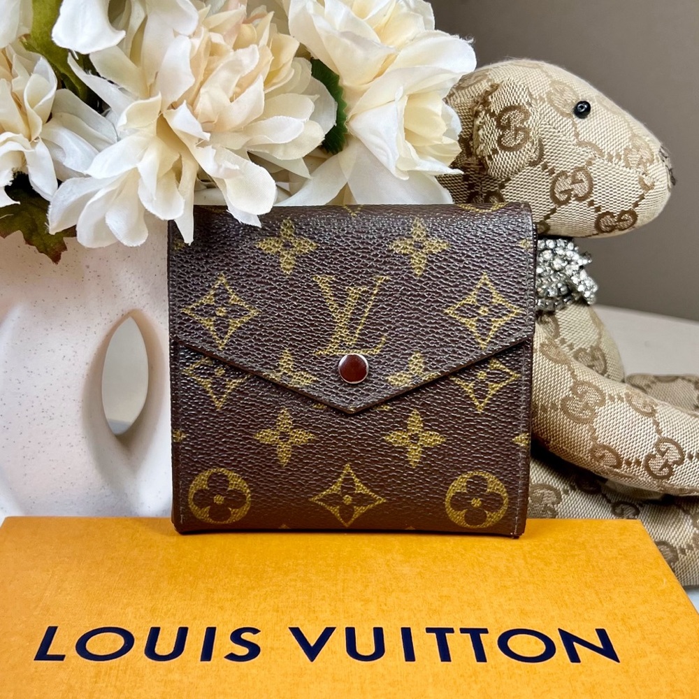 Louis Vuitton Brown Monogram Bi-Fold Snap Wallet